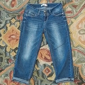 no boundaries capri jeans